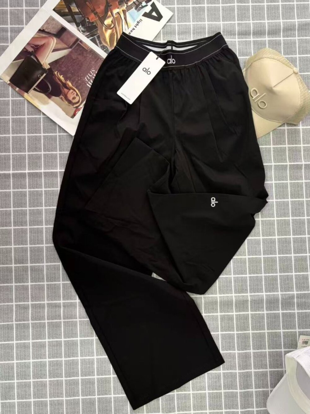 Women's Black Commuting Yoga Pants ALO Yoga🔥Regular inner seam length 30 inche - Picture 2 of 10